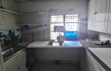 5 Bedroom House with 2 Bedroom Flatlet for Sale in Glenlily