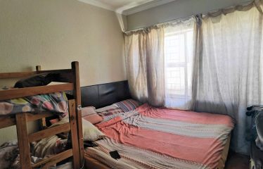 3 Bedroom 2 Bathroom House with 2 Bedroom Flatlet for Sale in Townsend Estate