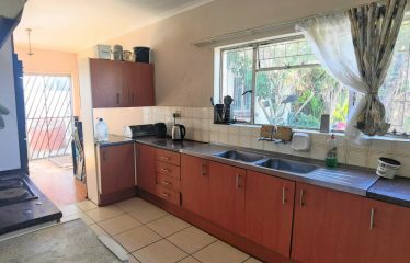 3 Bedroom 2 Bathroom House with 2 Bedroom Flatlet for Sale in Townsend Estate
