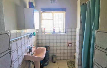 3 Bedroom 2 Bathroom House with 2 Bedroom Flatlet for Sale in Townsend Estate