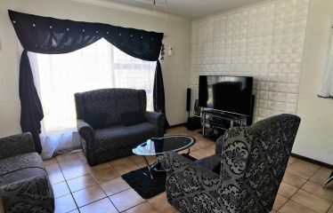 3 Bedroom 2 Bathroom House with 2 Bedroom Flatlet for Sale in Townsend Estate