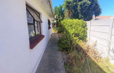 3 Bedroom 2 Bathroom House with 2 Bedroom Flatlet for Sale in Townsend Estate