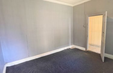 5 Bedroom House with 2 Bedroom Flatlet for Sale in Glenlily