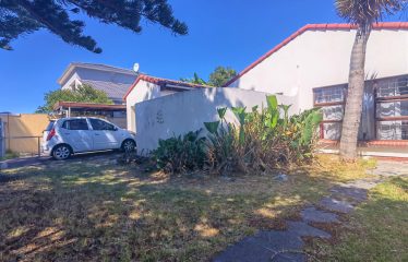 3 Bedroom 2 Bathroom House with 2 Bedroom Flatlet for Sale in Townsend Estate