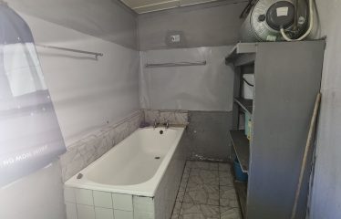 5 Bedroom House with 2 Bedroom Flatlet for Sale in Glenlily