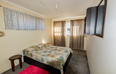 Spacious 8 Bedroom Dual living House for Sale in Goodwood