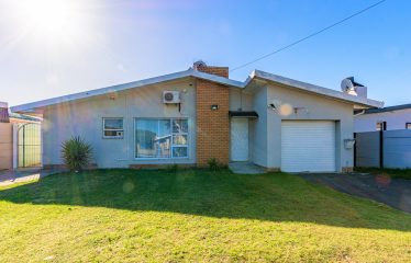 Spacious 8 Bedroom Dual living House for Sale in Goodwood