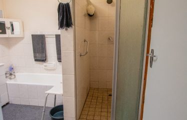 Spacious 8 Bedroom Dual living House for Sale in Goodwood