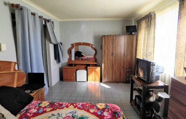 Spacious 8 Bedroom Dual living House for Sale in Goodwood