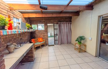 Spacious 8 Bedroom Dual living House for Sale in Goodwood