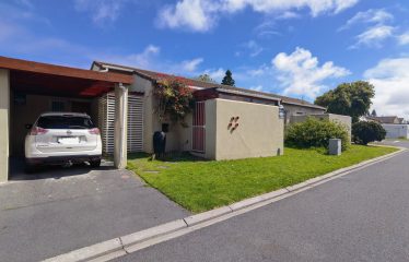 3 Bedroom 2 Bathroom Townhouse for Sale in Glenwood, Goodwood