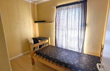 3 Bedroom 2 Bathroom Townhouse for Sale in Glenwood, Goodwood