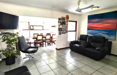 3 Bedroom 2 Bathroom Townhouse for Sale in Glenwood, Goodwood