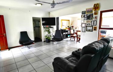 3 Bedroom 2 Bathroom Townhouse for Sale in Glenwood, Goodwood